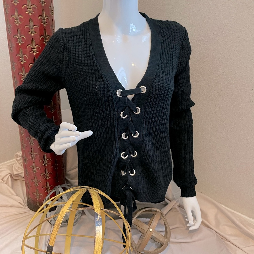 Daytrip Black V-Neck Lace-up Sweater Small